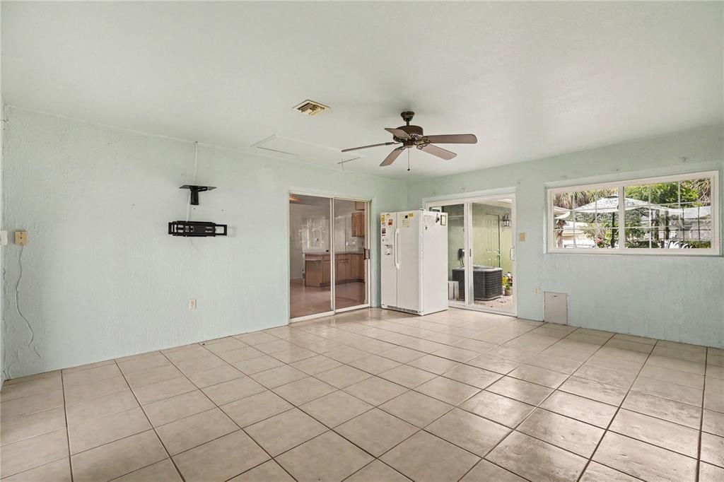 Active With Contract: $339,000 (3 beds, 2 baths, 1850 Square Feet)
