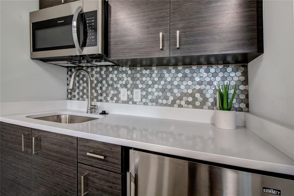 На продажу: $30,480 (0 спален, 0 ванн, 1016 Квадратных фут)