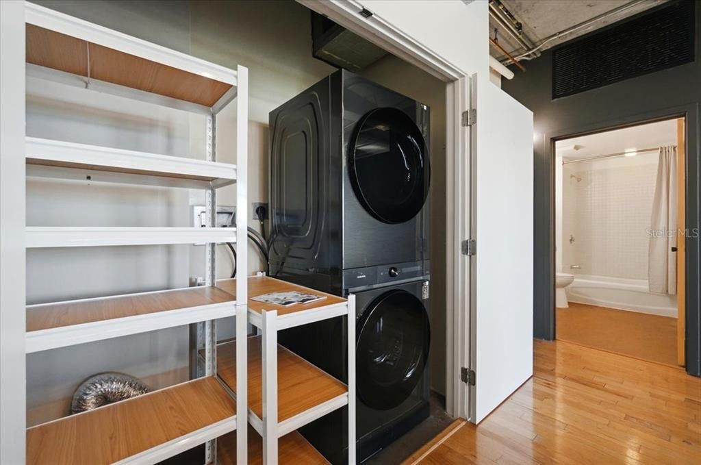 На продажу: $314,995 (2 спален, 2 ванн, 1330 Квадратных фут)