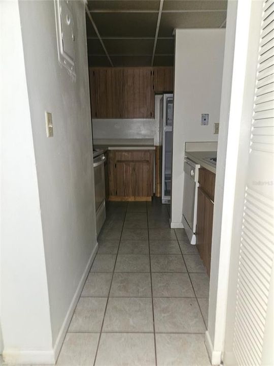 For Sale: $129,000 (2 beds, 2 baths, 897 Square Feet)