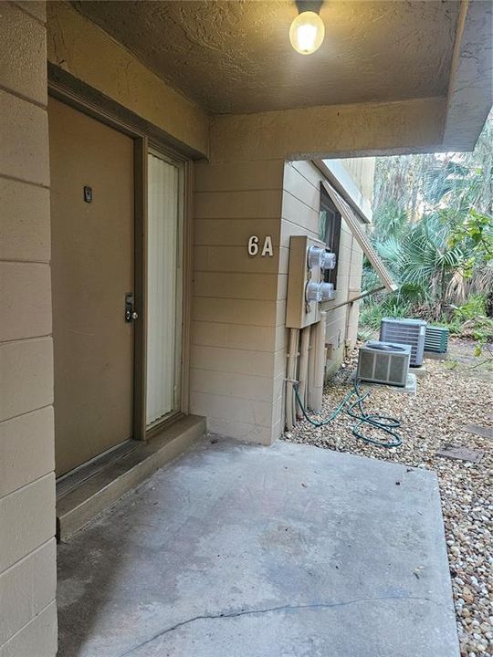 For Sale: $129,000 (2 beds, 2 baths, 897 Square Feet)