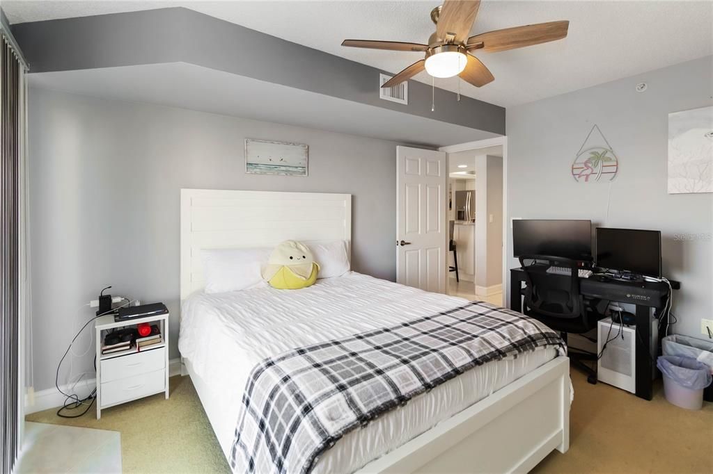 Active With Contract: $499,900 (3 beds, 2 baths, 1668 Square Feet)