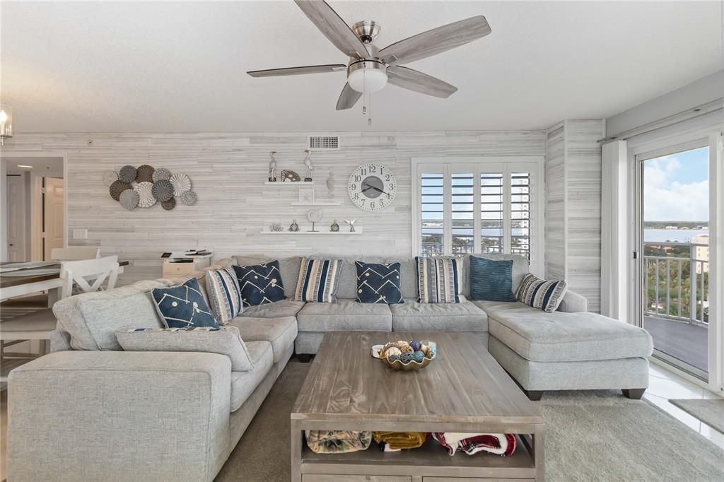 Active With Contract: $499,900 (3 beds, 2 baths, 1668 Square Feet)