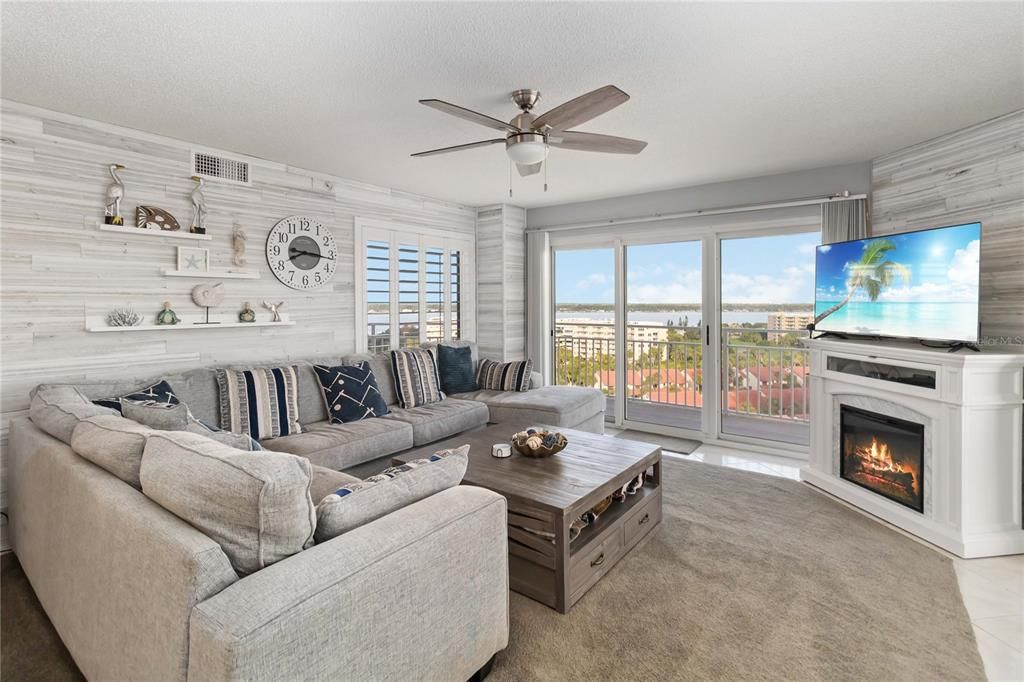 Active With Contract: $499,900 (3 beds, 2 baths, 1668 Square Feet)