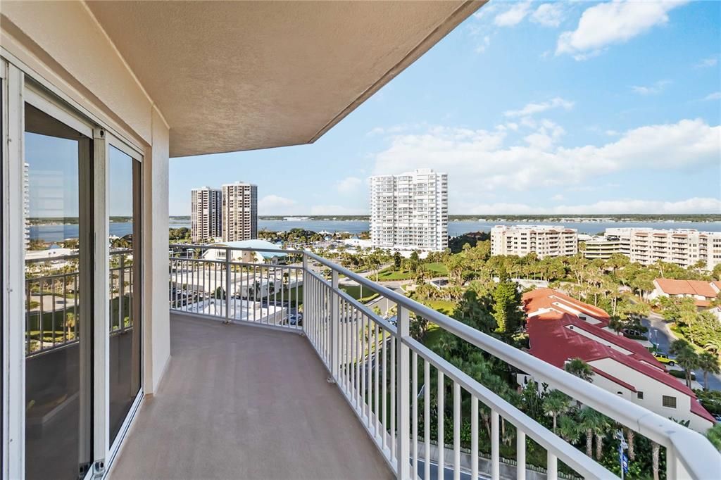 Active With Contract: $499,900 (3 beds, 2 baths, 1668 Square Feet)