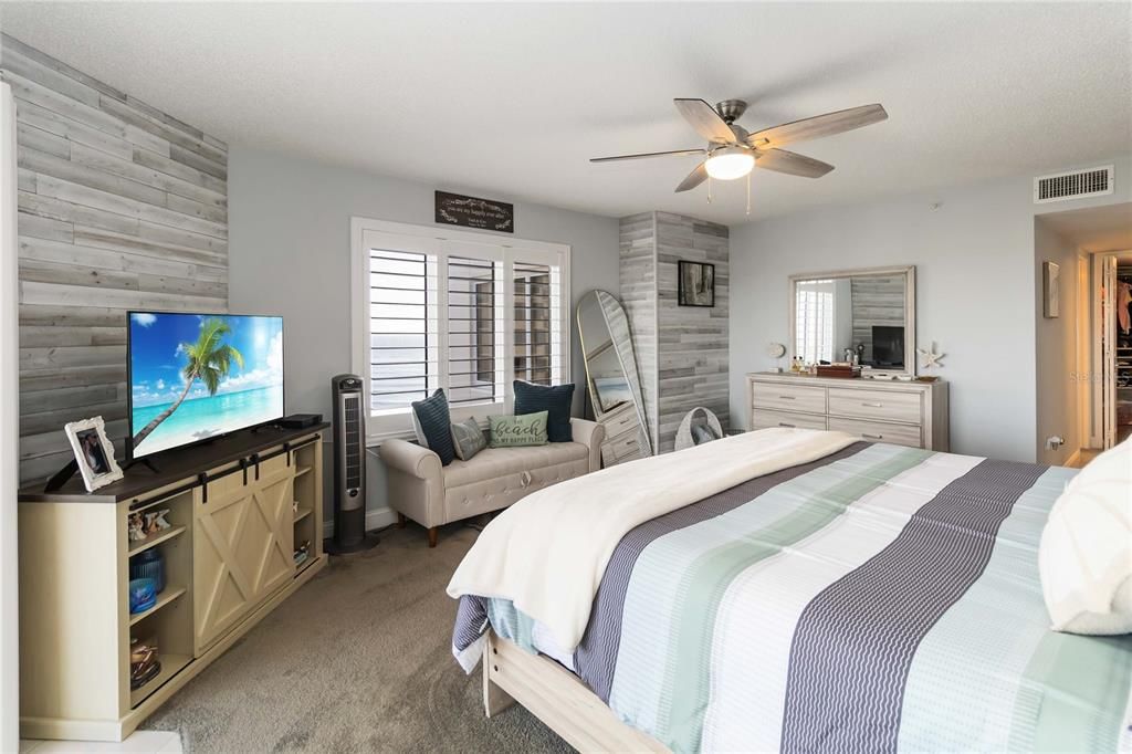 Active With Contract: $499,900 (3 beds, 2 baths, 1668 Square Feet)