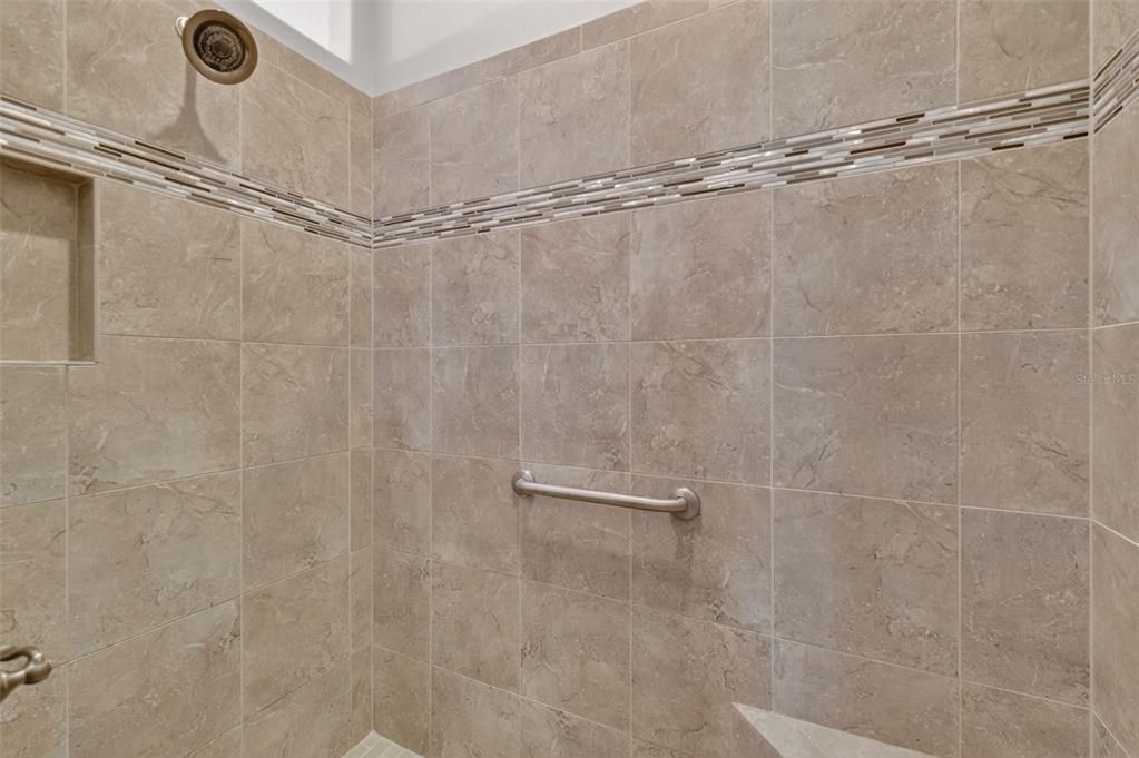 Activo con contrato: $474,999 (3 camas, 2 baños, 1918 Pies cuadrados)