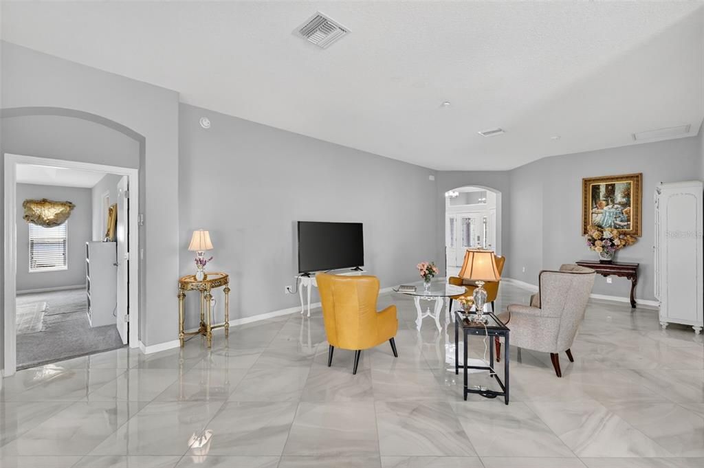 Activo con contrato: $474,999 (3 camas, 2 baños, 1918 Pies cuadrados)