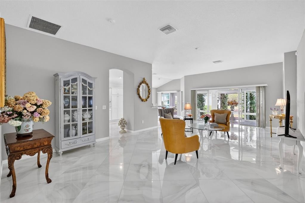 Activo con contrato: $474,999 (3 camas, 2 baños, 1918 Pies cuadrados)