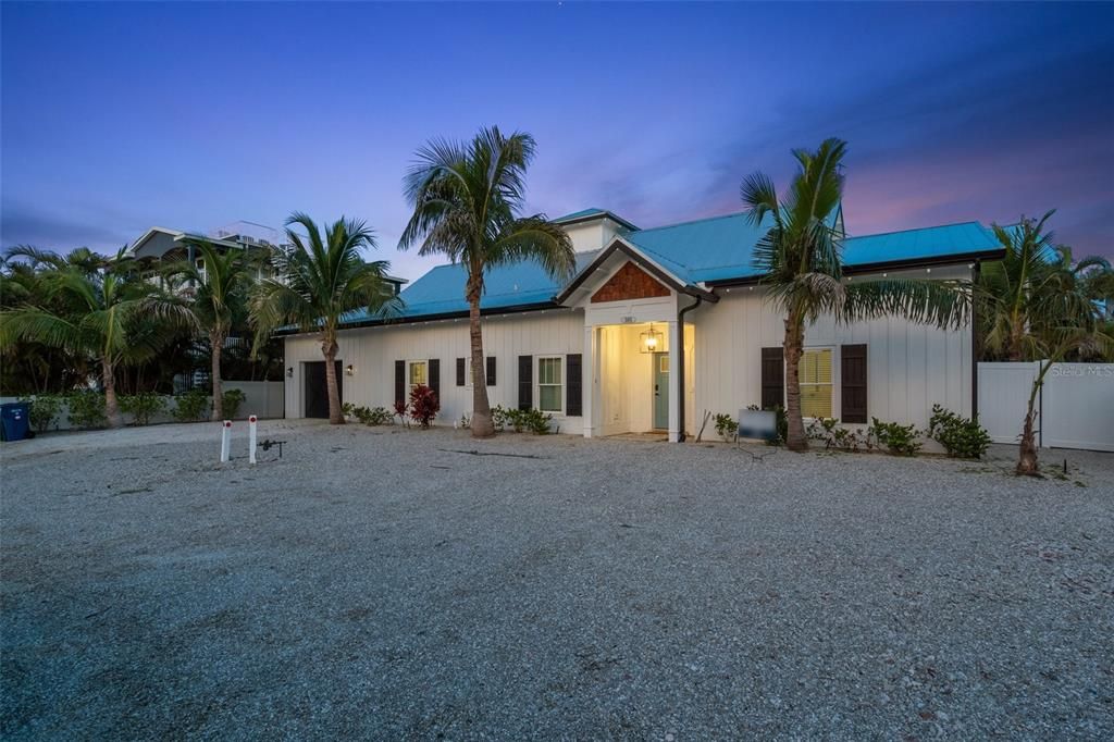 For Sale: $2,185,000 (4 beds, 3 baths, 2185 Square Feet)