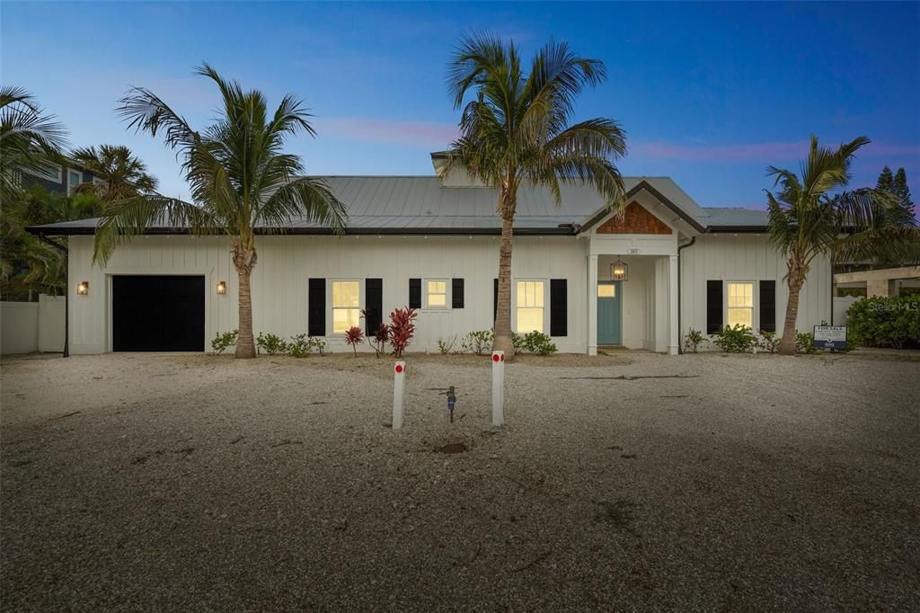For Sale: $2,185,000 (4 beds, 3 baths, 2185 Square Feet)