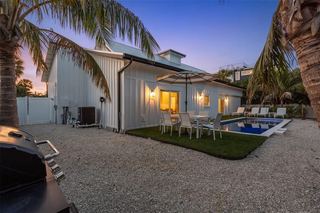 For Sale: $2,185,000 (4 beds, 3 baths, 2185 Square Feet)
