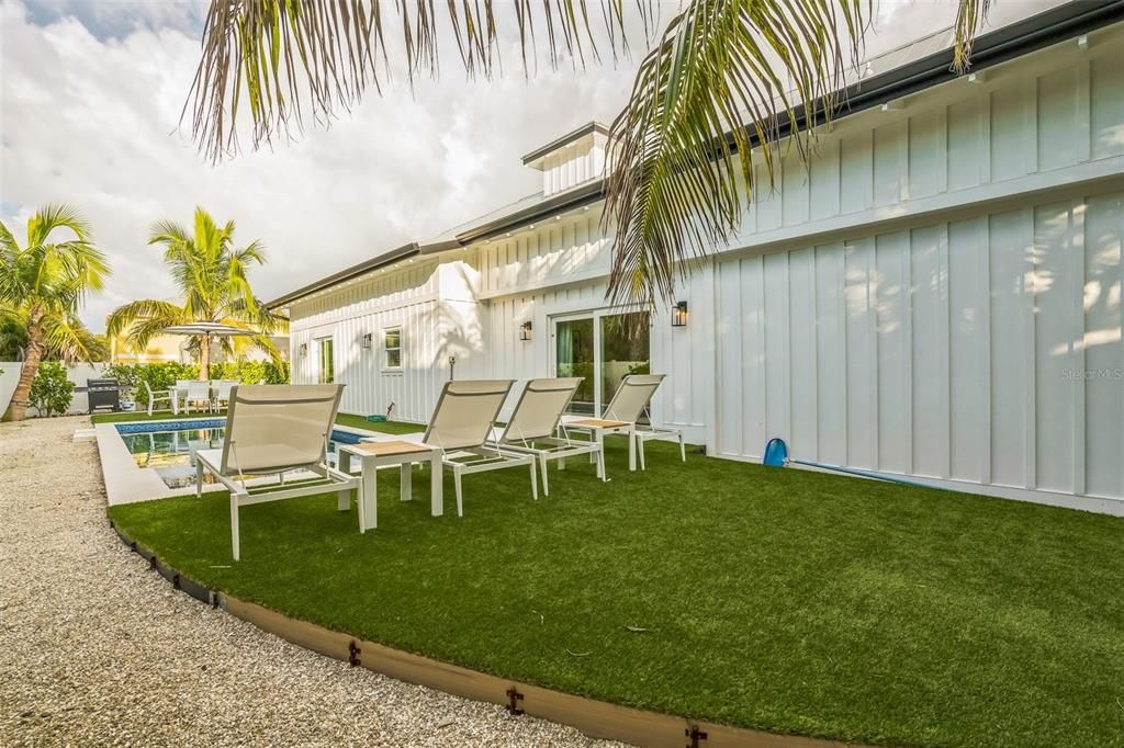 For Sale: $2,185,000 (4 beds, 3 baths, 2185 Square Feet)