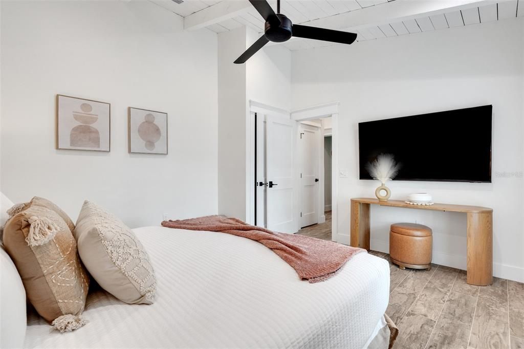 For Sale: $2,185,000 (4 beds, 3 baths, 2185 Square Feet)