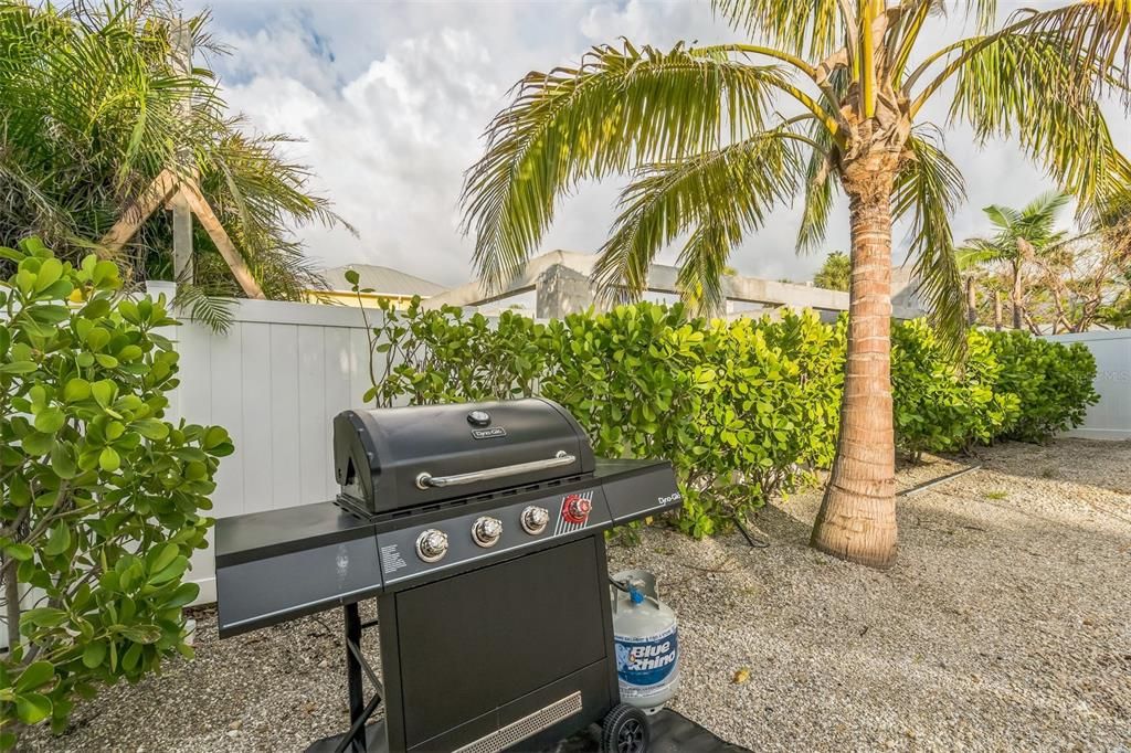 For Sale: $2,185,000 (4 beds, 3 baths, 2185 Square Feet)