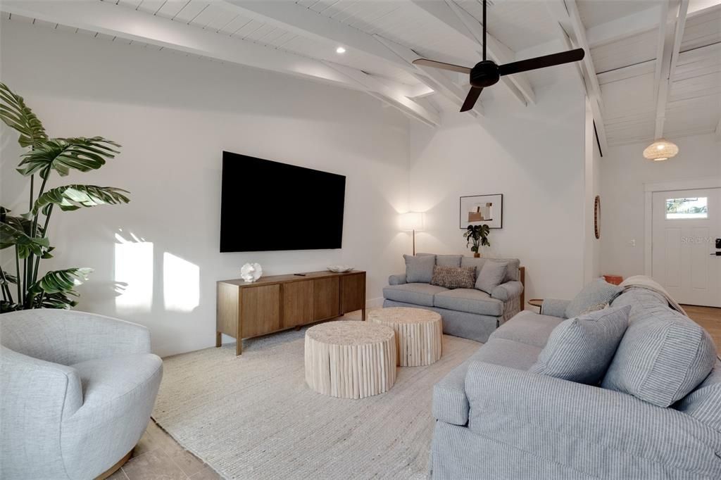 For Sale: $2,185,000 (4 beds, 3 baths, 2185 Square Feet)