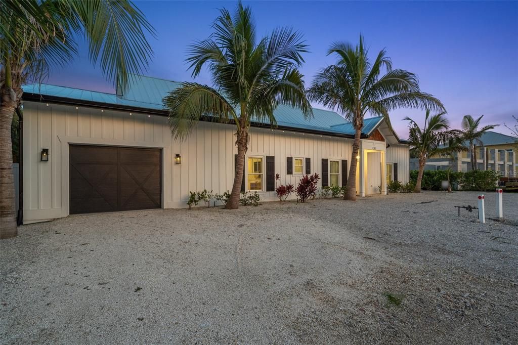 For Sale: $2,185,000 (4 beds, 3 baths, 2185 Square Feet)