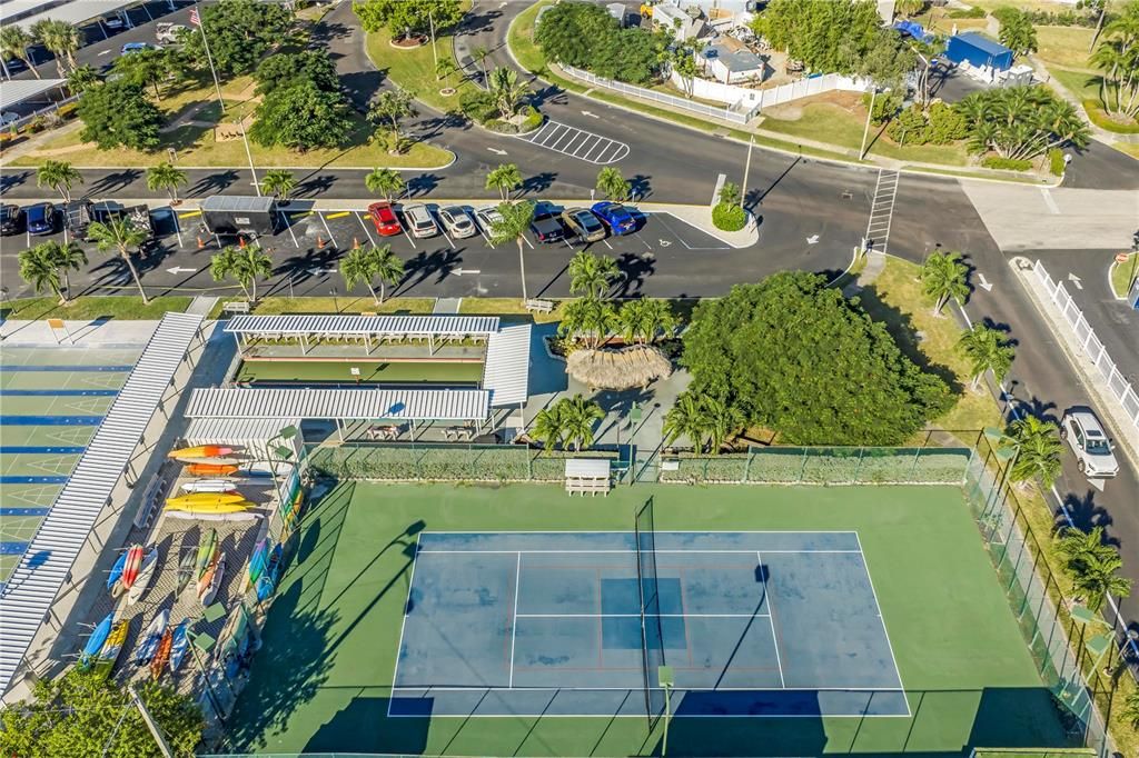 En Venta: $743,000 (2 camas, 2 baños, 2210 Pies cuadrados)