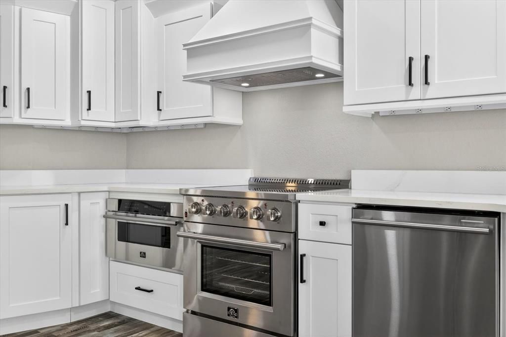 En Venta: $975,000 (3 camas, 2 baños, 2961 Pies cuadrados)