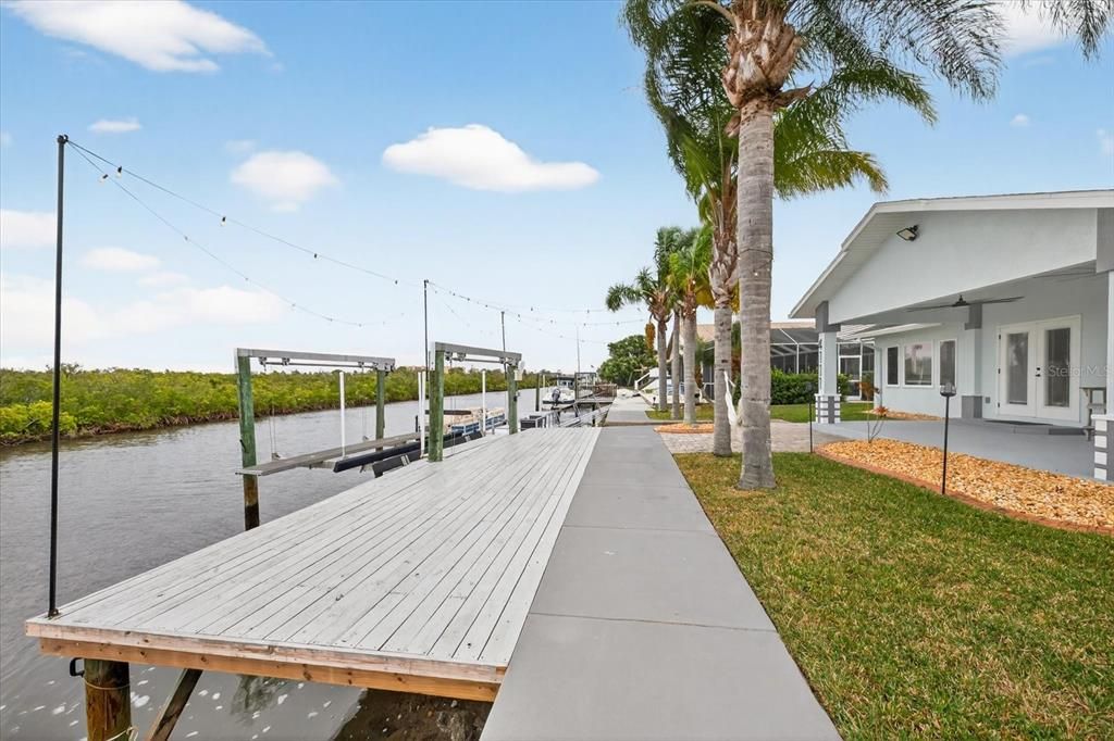 En Venta: $975,000 (3 camas, 2 baños, 2961 Pies cuadrados)