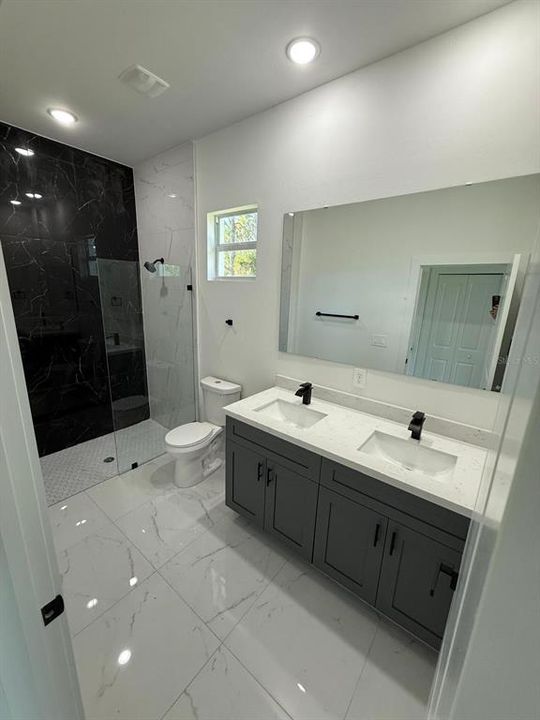 В аренду: $1,950 (4 спален, 2 ванн, 1639 Квадратных фут)