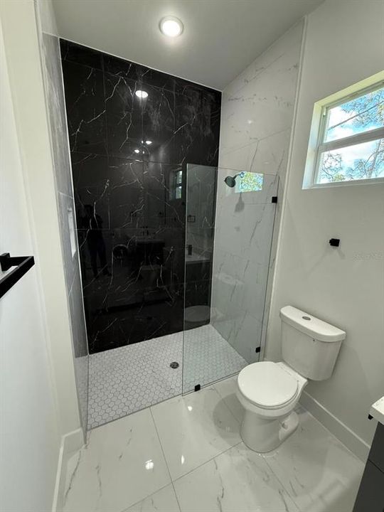 В аренду: $1,950 (4 спален, 2 ванн, 1639 Квадратных фут)