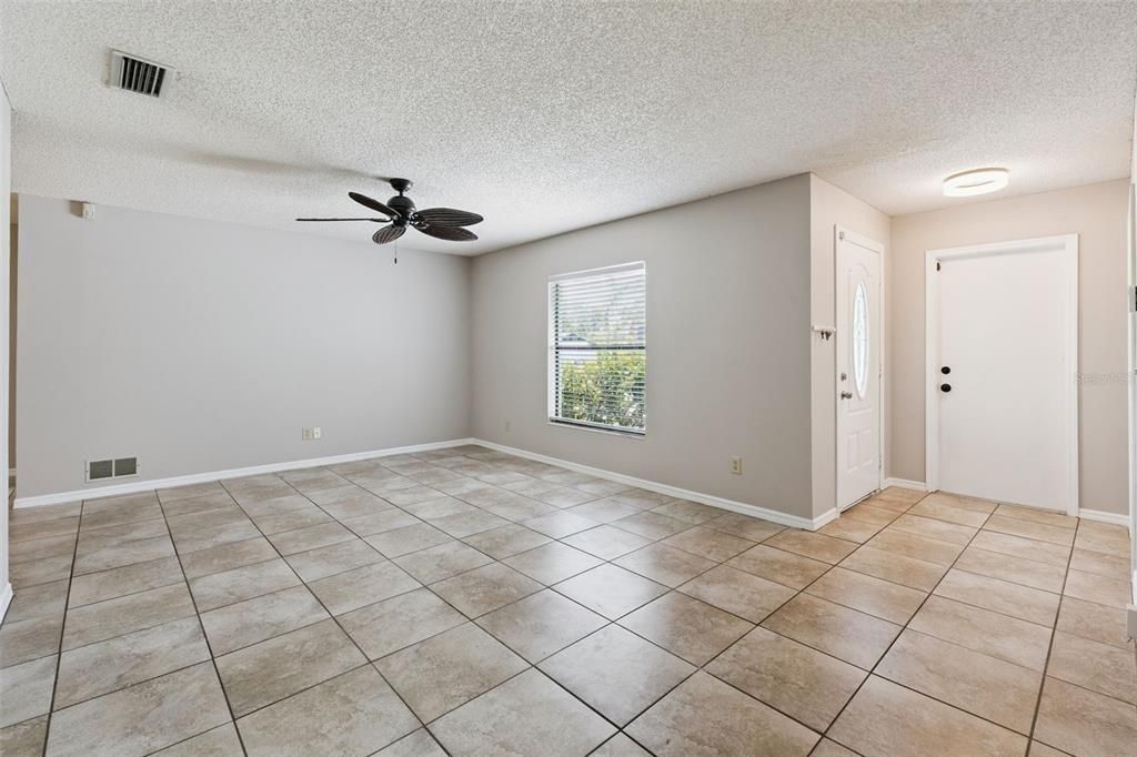 Active With Contract: $299,000 (3 beds, 2 baths, 1224 Square Feet)