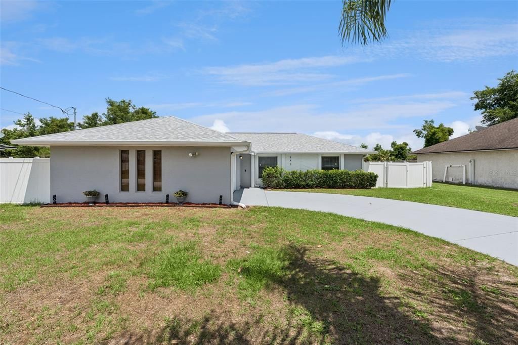 Active With Contract: $299,000 (3 beds, 2 baths, 1224 Square Feet)
