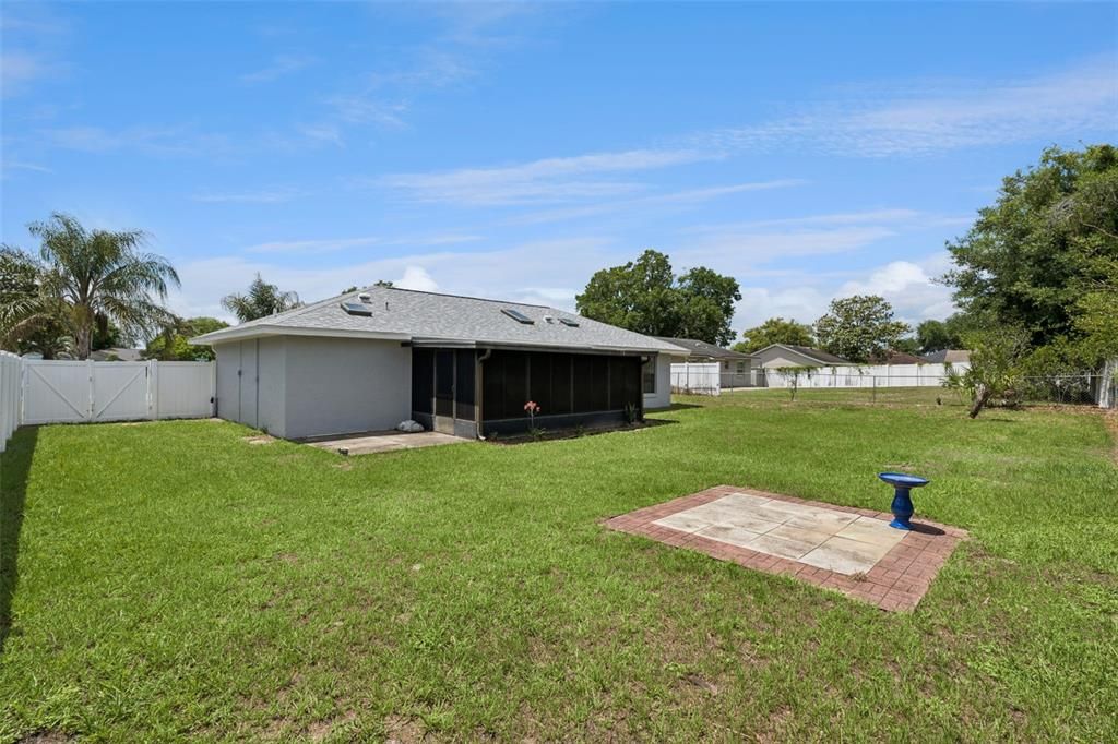 Active With Contract: $299,000 (3 beds, 2 baths, 1224 Square Feet)