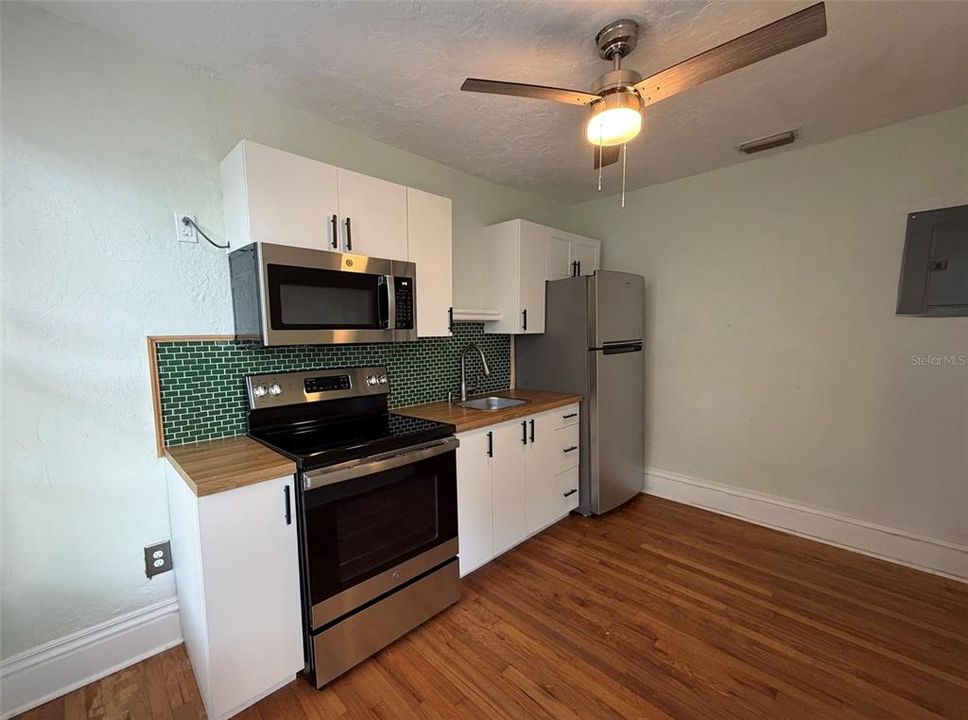 В аренду: $1,195 (1 спален, 1 ванн, 728 Квадратных фут)