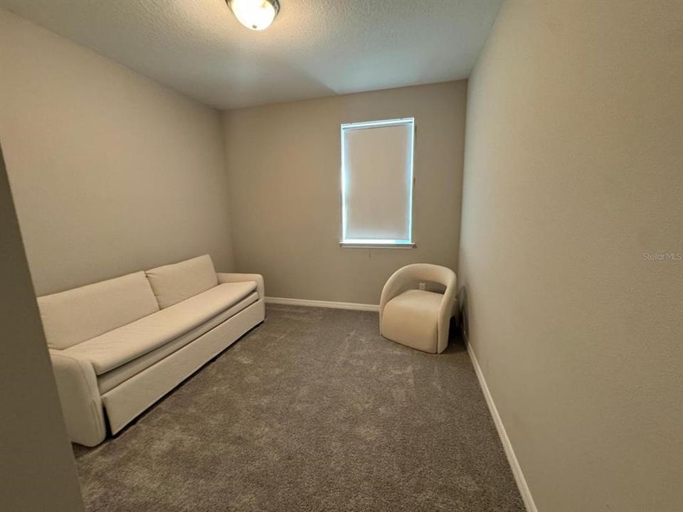 Activo con contrato: $3,400 (4 camas, 2 baños, 2084 Pies cuadrados)