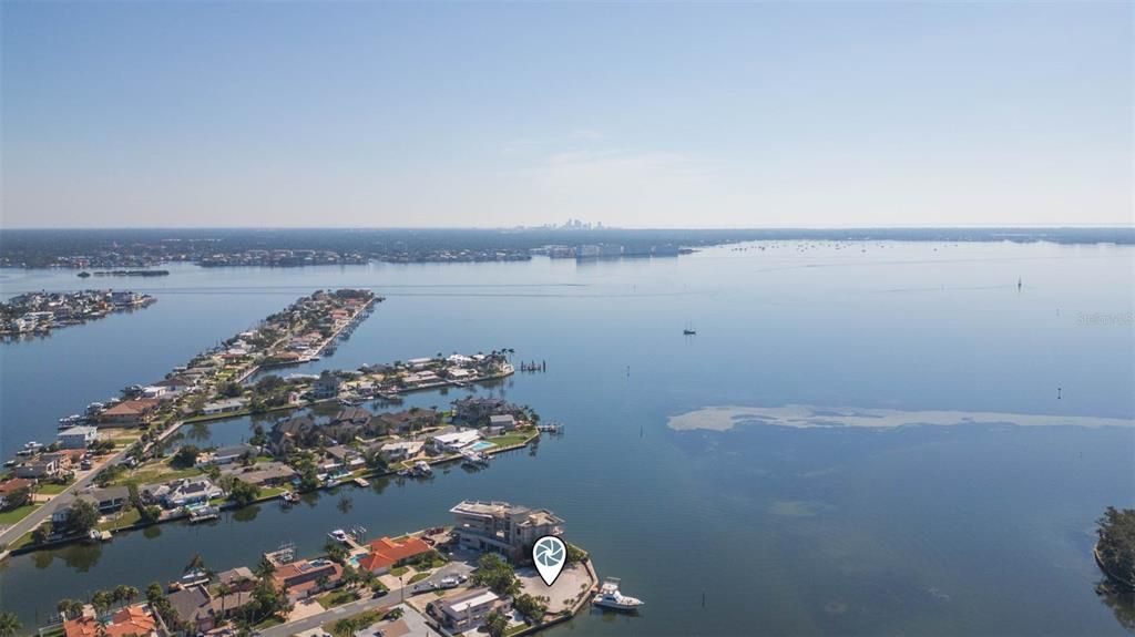 En Venta: $1,745,000 (0.24 acres)