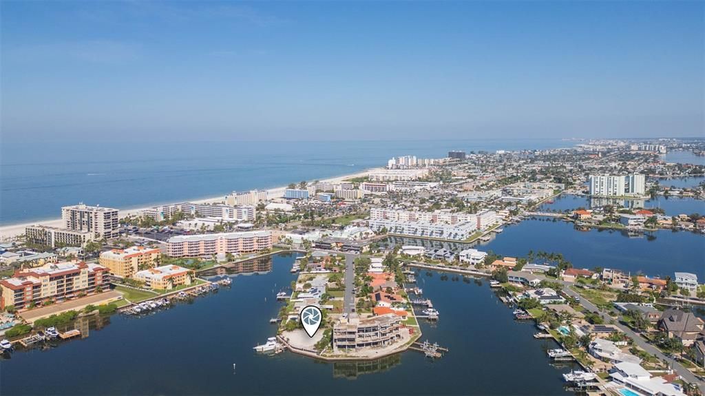 En Venta: $1,745,000 (0.24 acres)