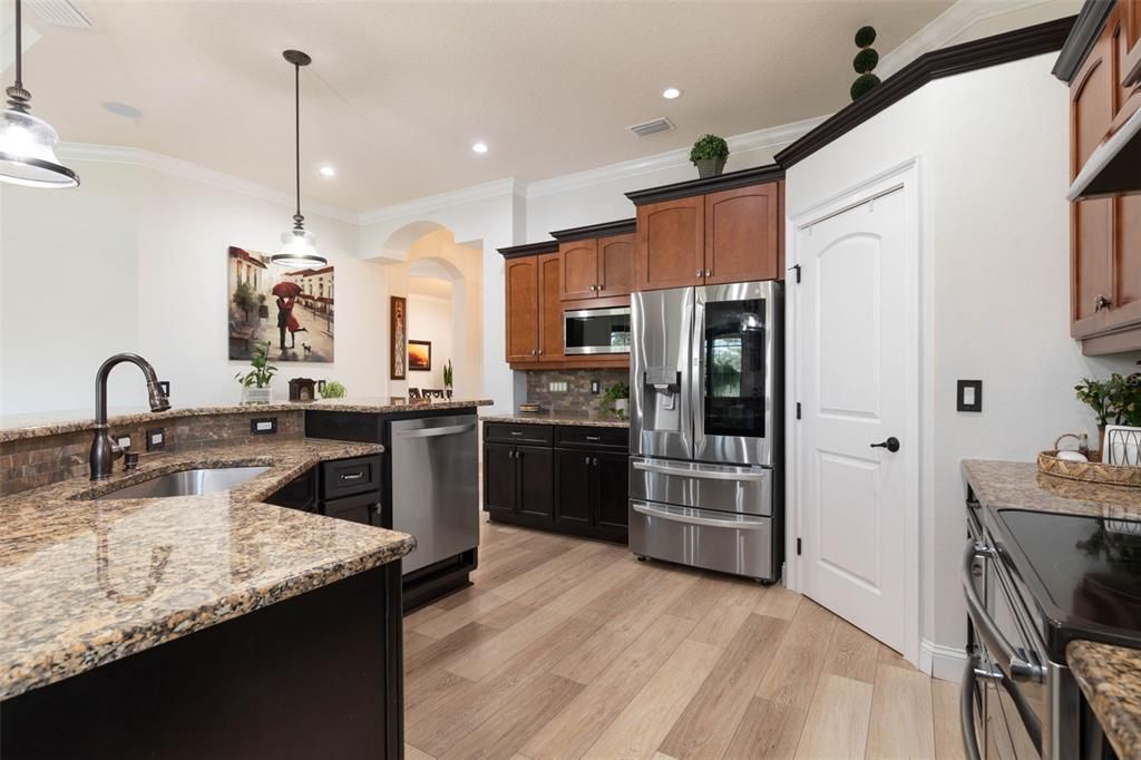 Active With Contract: $775,000 (4 beds, 2 baths, 2343 Square Feet)
