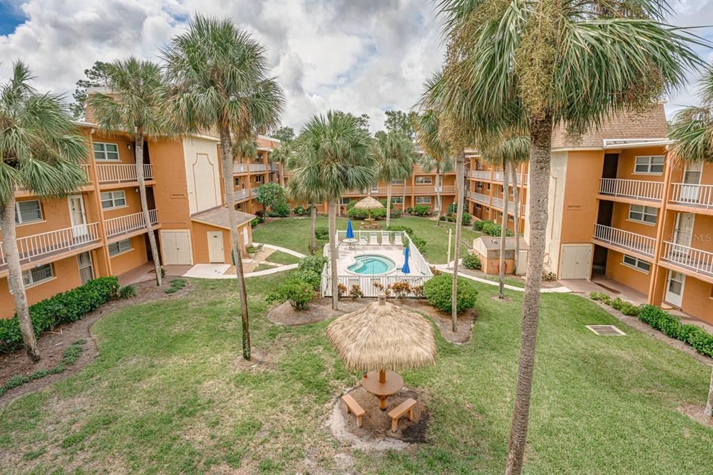 For Sale: $199,900 (2 beds, 2 baths, 1151 Square Feet)