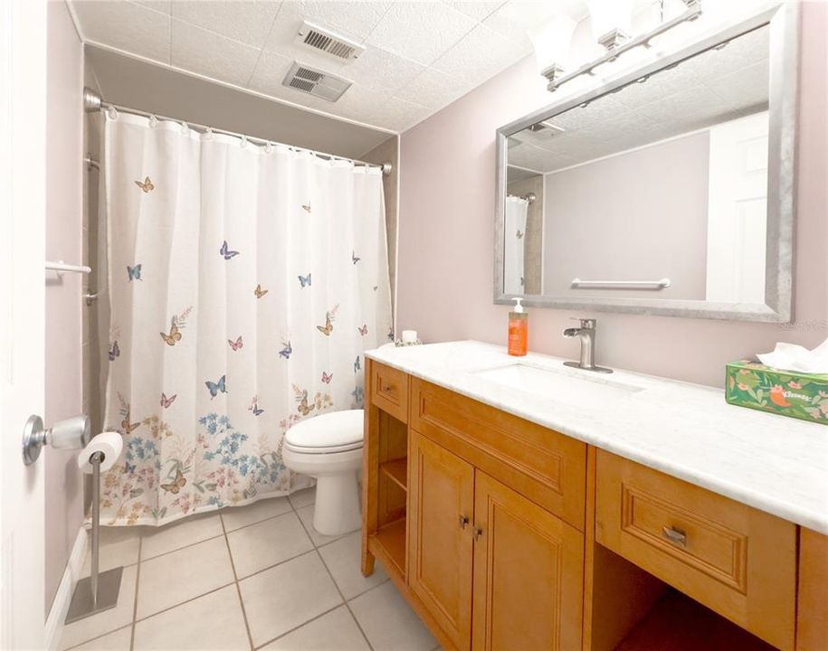 For Sale: $199,900 (2 beds, 2 baths, 1151 Square Feet)