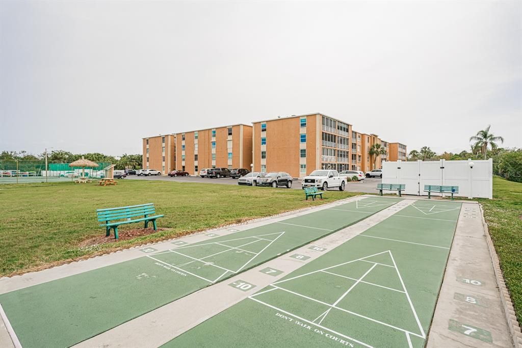 For Sale: $199,900 (2 beds, 2 baths, 1151 Square Feet)