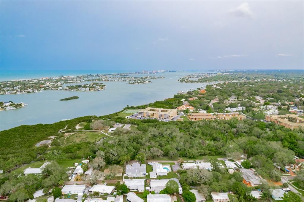 For Sale: $199,900 (2 beds, 2 baths, 1151 Square Feet)