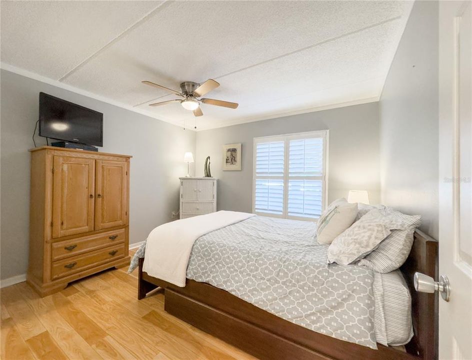 For Sale: $199,900 (2 beds, 2 baths, 1151 Square Feet)