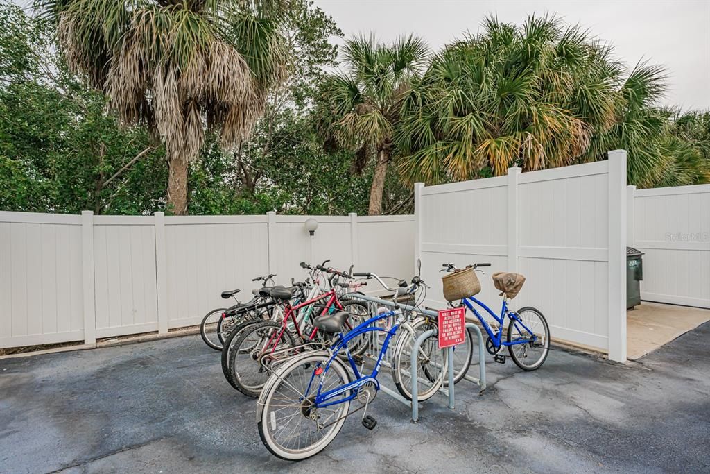 For Sale: $199,900 (2 beds, 2 baths, 1151 Square Feet)