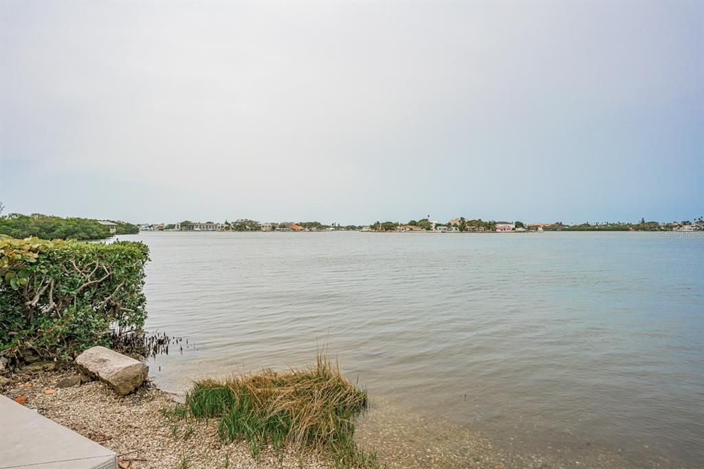 For Sale: $199,900 (2 beds, 2 baths, 1151 Square Feet)