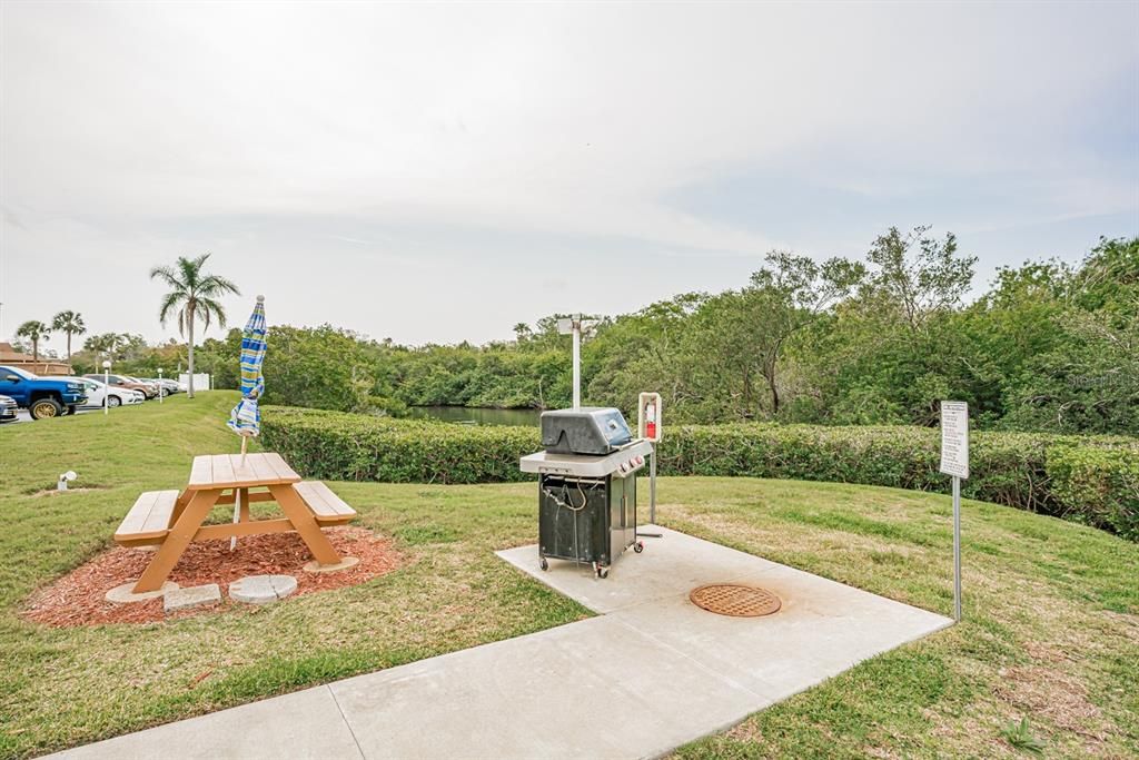 For Sale: $199,900 (2 beds, 2 baths, 1151 Square Feet)