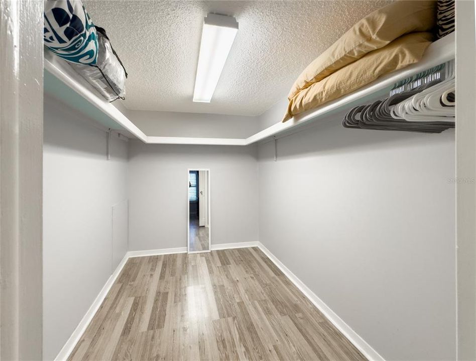 For Sale: $199,900 (2 beds, 2 baths, 1151 Square Feet)