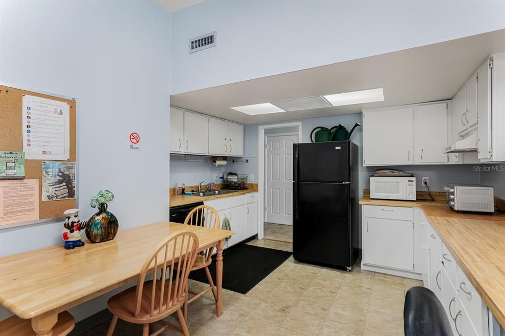 For Sale: $199,900 (2 beds, 2 baths, 1151 Square Feet)