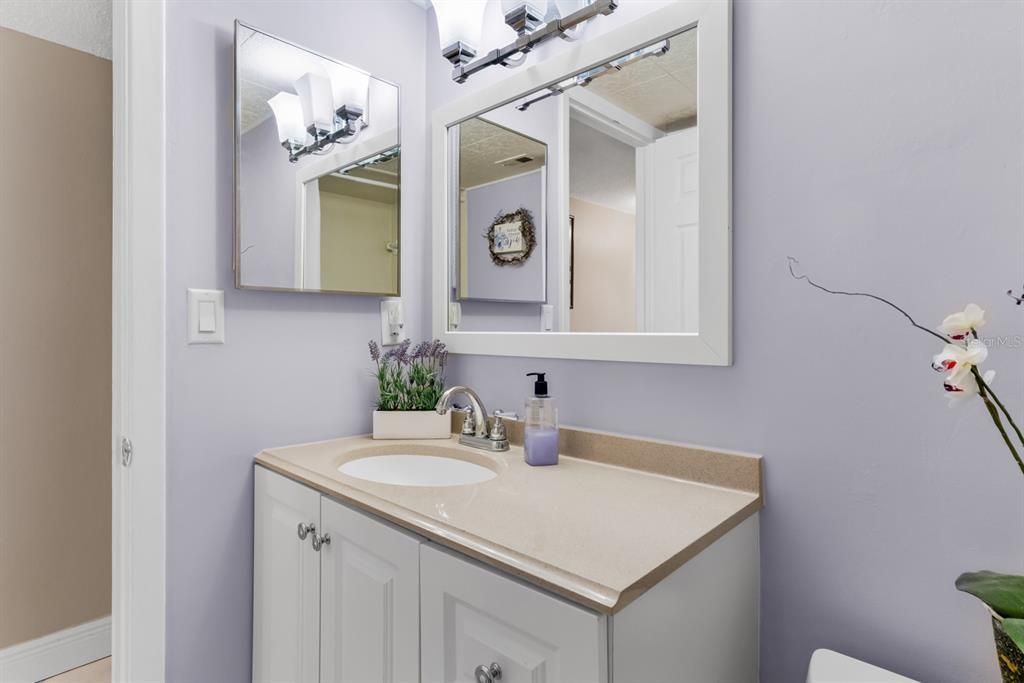 For Sale: $199,900 (2 beds, 2 baths, 1151 Square Feet)
