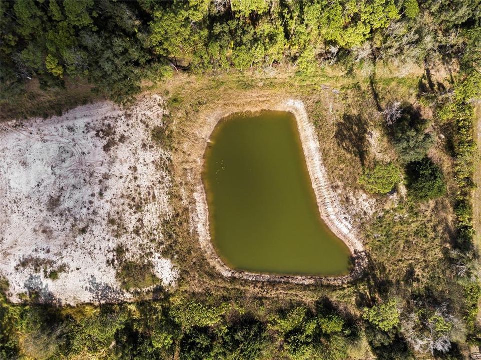 待售: $850,000 (10.12 acres)