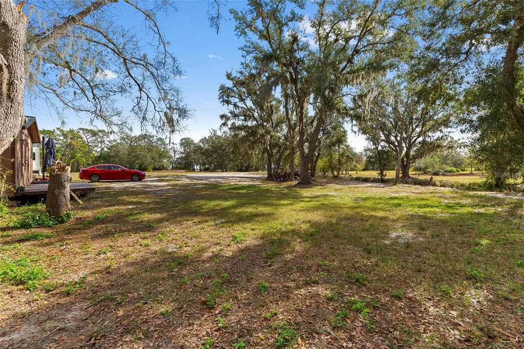 待售: $850,000 (10.12 acres)
