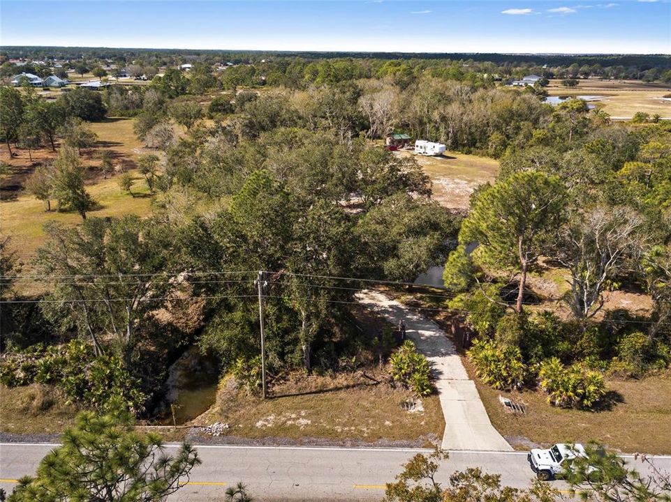 待售: $850,000 (10.12 acres)