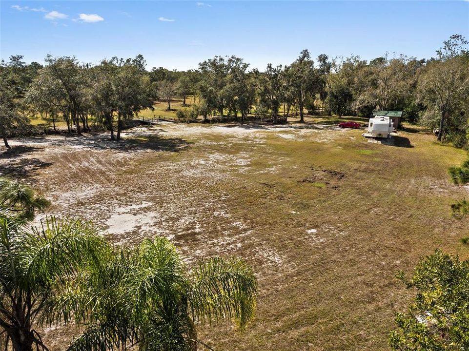 待售: $850,000 (10.12 acres)