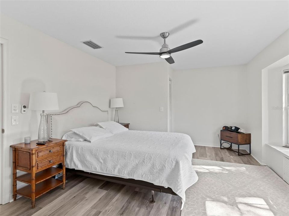 Active With Contract: $575,000 (3 beds, 2 baths, 2555 Square Feet)